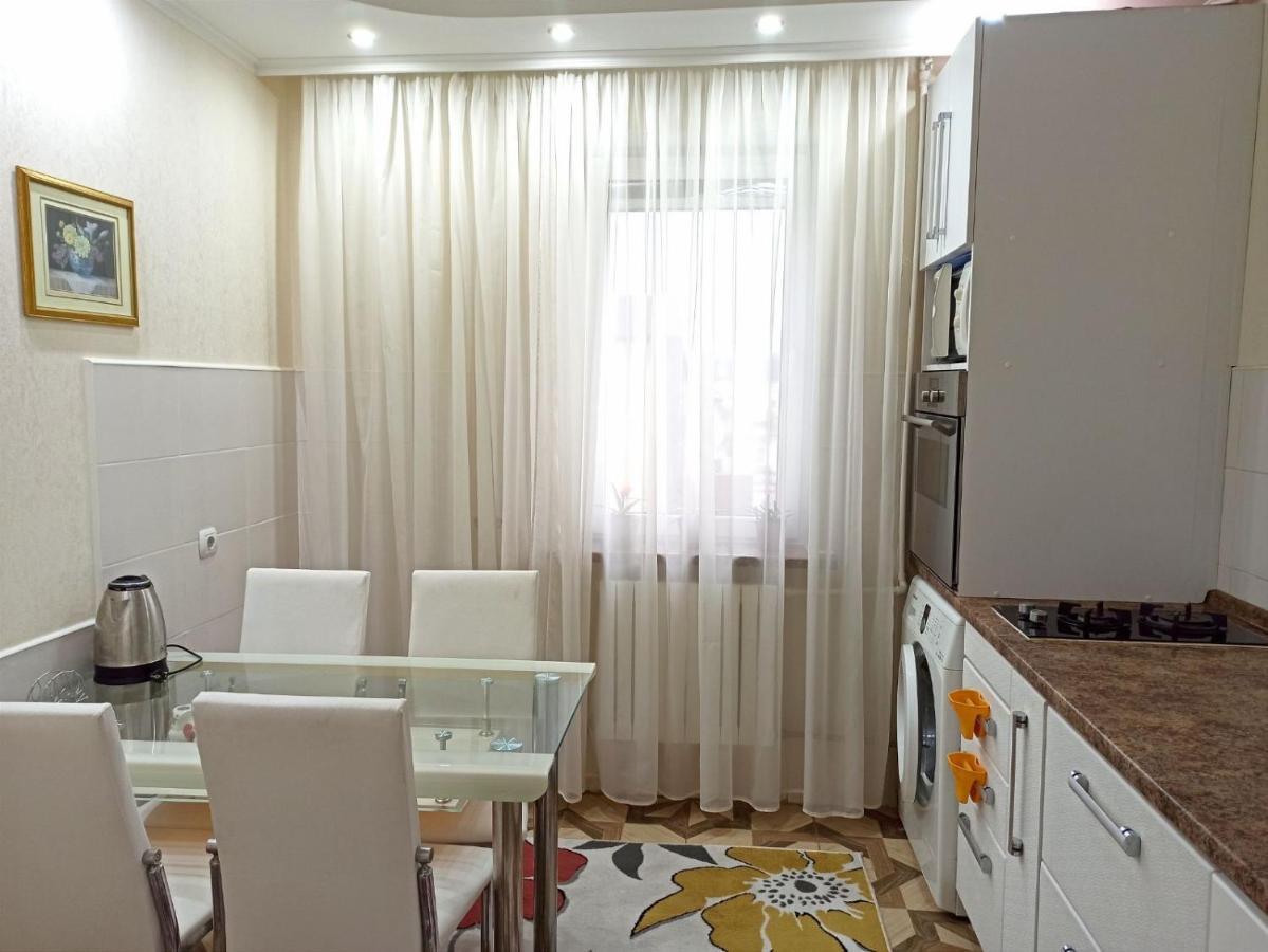 Apartment Ecaterina คีชีเนา ภายนอก รูปภาพ